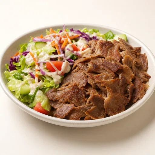 Plato de kebab con ensalada (sin pan)